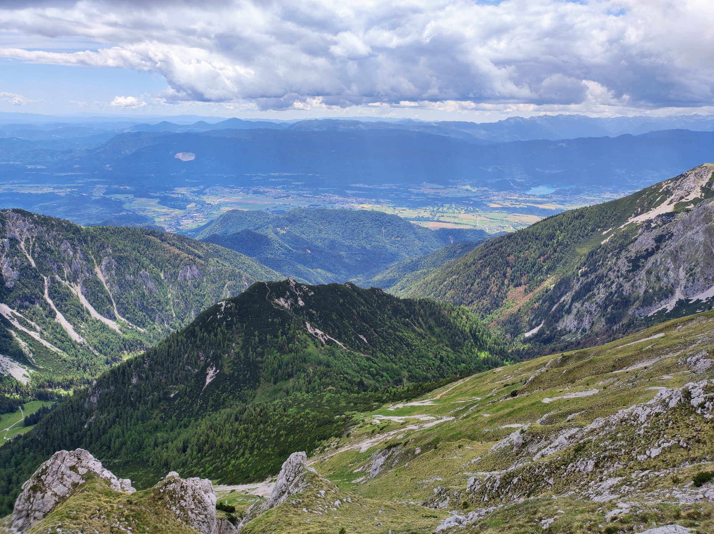 Vrtača i Srednji vrh, SLO